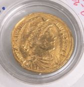 Goldmünze "Valentinianus I." (Römische Kaiserzeit, 367-375 n. Chr.), AV-Solidus, Dm. ca. 2cm,