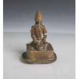 Alte Bronzefigur, wohl sitzender Buddha in Meditationshaltung (Alter und Herkunftunbekannt), H.