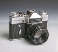 Moskva 80-Fotokamera "ZENIT-E" (USSR), Gehäuse-Nr. 78066411, Objektiv Helios-44-2, Nr.78056903, 2/