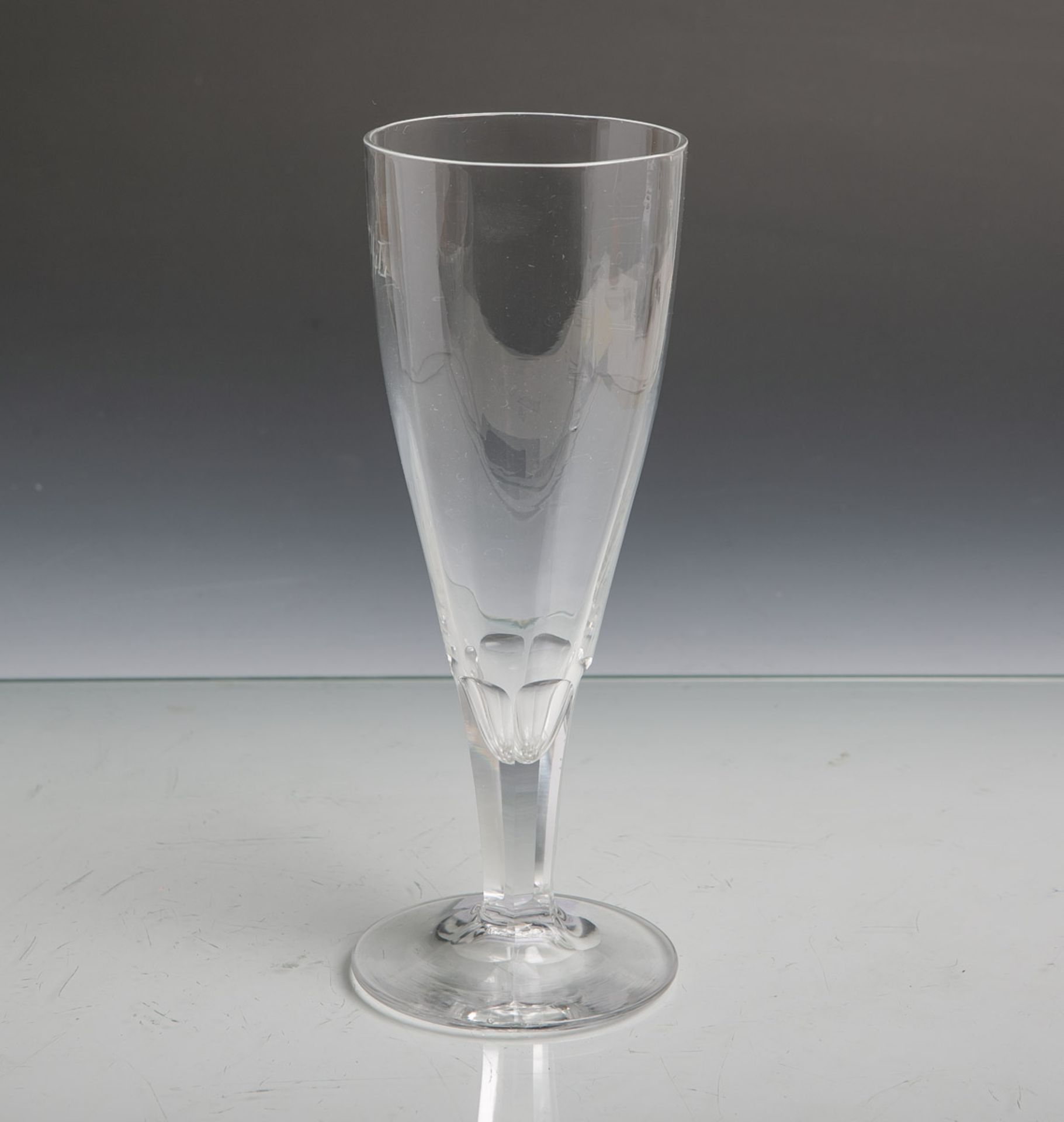 Antikes Bierglas, Mengenangabe "¼ Liter" eingraviert, H. ca. 21 cm. Gebrauchsspuren.