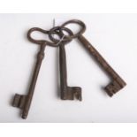 Konvolut von 3 alten Schlüsseln aus Eisen, ca. 14,5 bis 18 cm.