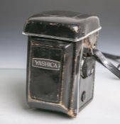 Yashica-Mittelformatkamera "Mat-124 G" (Japan), Gehäuse-Nr. 0111655, Objektiv Yashinon Nr.1012815,