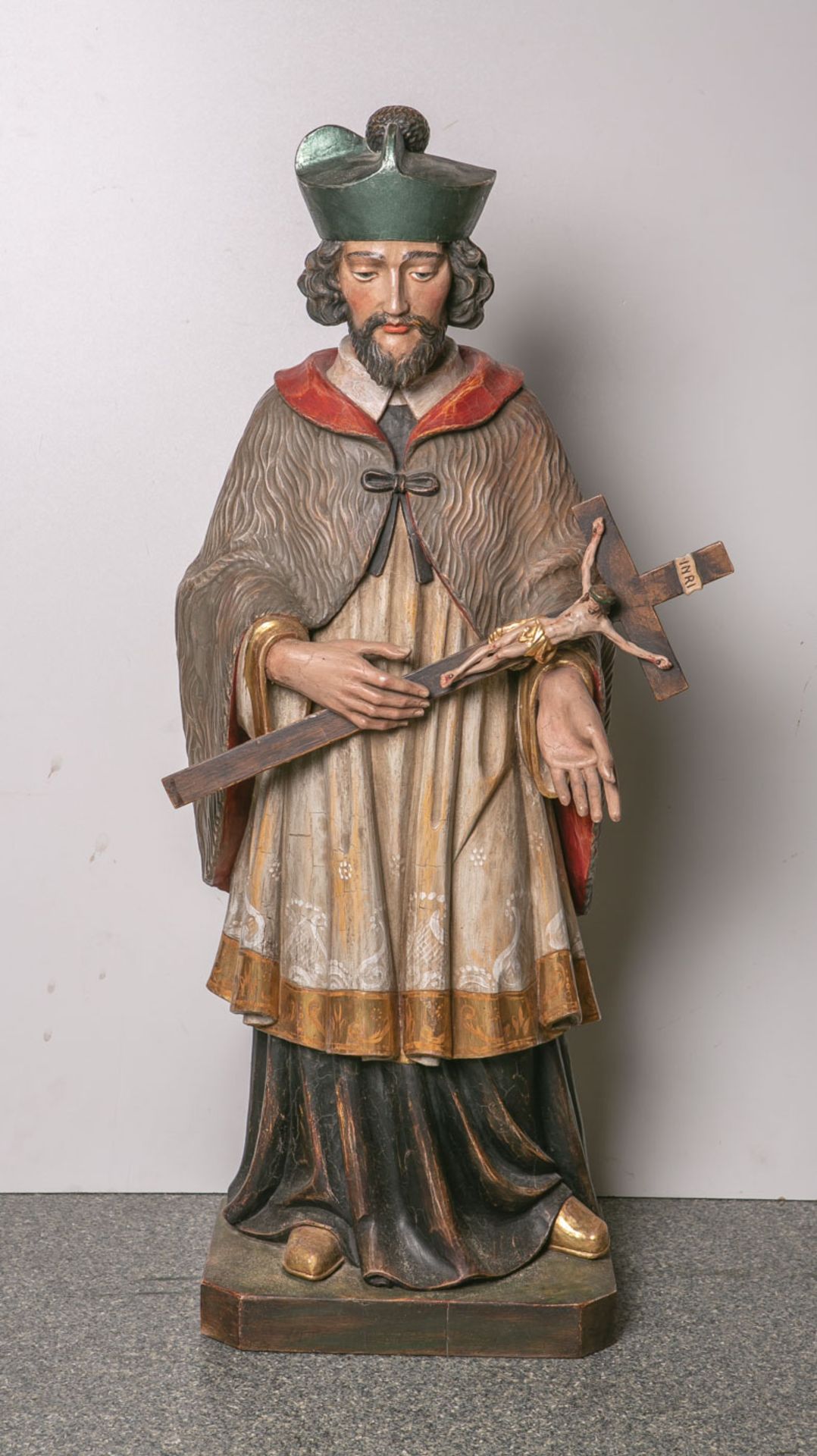 Gr. Holzfigur Hl. Johannes von Nepomuk (20. Jahrhundert), vollplastisch geschnitzt,polychrom