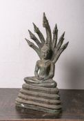 Buddhafigur "Mucalinda", Bronze, ca. 57 x 29 x 20 cm. Mucilinda ist der Name eines Naga,eines