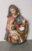 Holzfigur der Heiligen Maria mit Jesusknaben (20. Jahrhundert), mit Wandhalterung, hintenabgeflacht,