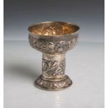 Kl. Silberpokal 800 Silber (wohl Historismus, 19. Jahrhundert), floral verzierter Pokal m.Blumen