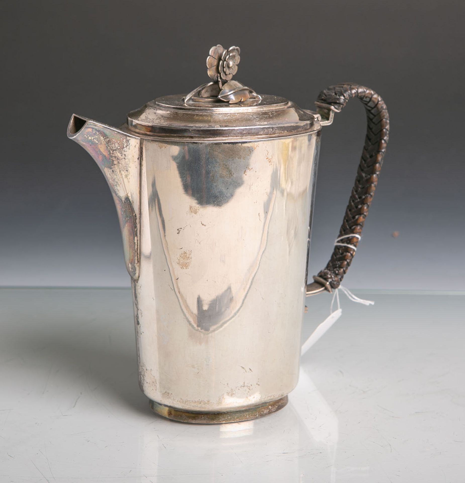 Kaffeekanne, Sahnegießer sowie eine Zuckerdeckeldose aus 830er Silber (Schweden,Herstellerpunze "
