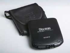 CD-Player "Discman D-131" von Sony, Mega Bass, 1Bit DAC, Nr. 5503928, m. Tasche.
