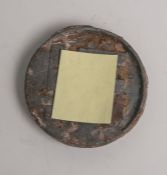 Wohl Abschlagprobe aus Eisen, beidseitig mit Hakenkreuz, Dm. ca. 5 cm. Altersspuren.