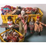 Sehr großes Konvolut an verschiedenen exotischen Puppen (überwiegend aus Asien), insgesamt40