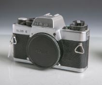 Rolleiflex-Fotokamera-Gehäuse "SL 35 E" (Singapur), Gehäuse-Nr. 6482217, mit Schutzdeckel.