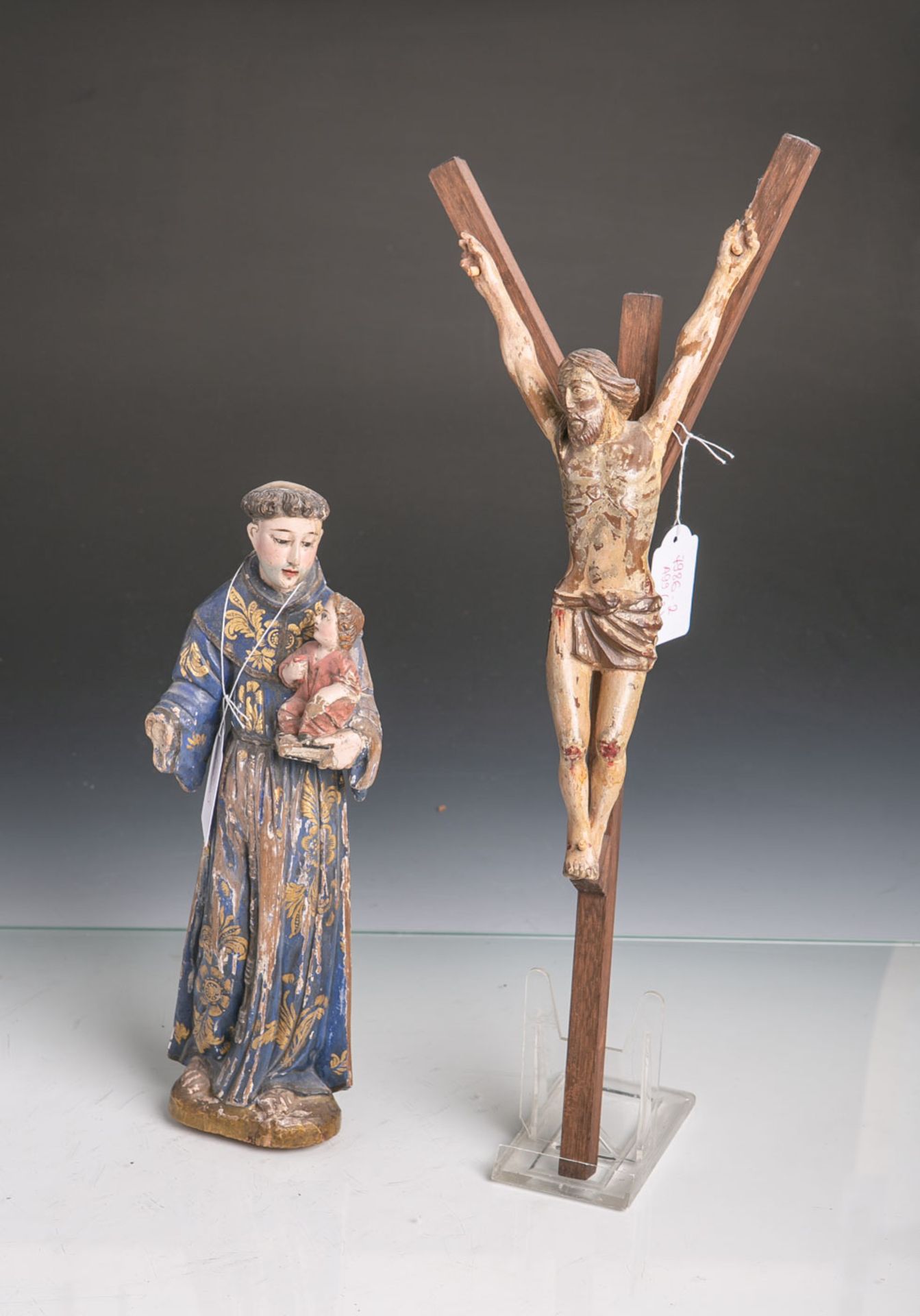 2 Holzschnitzarbeiten (18./19. Jahrhundert), Volkskunst, davon 1x Christus am Kreuz(