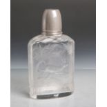 Kristallflasche bzw. Flachmann (19. Jahrhundert), klares Glas m. jagdlicher Gravur,Metallverschluss,