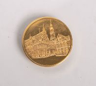 Goldmedaille 900 Gold, bez. "Celle-Die Herzogstadt der Heide", Darstellung vom CellerSchloss sowie