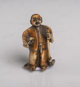 Elfenbein-Netsuke (Provenienz wohl Japan, Alter unbekannt), stehender Mann, in linker Handeinen