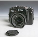 Zenit-Fotokamera "122" (Russland), Gehäuse-Nr. 98016295, Objektiv MS Helios-77M, M52x0,75,1,8/50,