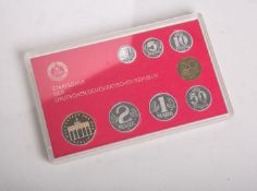 DDR-Kursmünzsatz (1988), 1 Pfennig bis 5 Mark (8,86 Mark), Münzprägestätte: A, inKassette. PP.