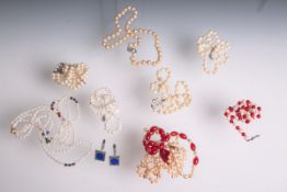 Modeschmuck-Konvolut, insgesamt 10 Teile, bestehend aus: 9x diverse Perlenketten (teils