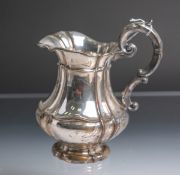 Sahnegießer/Milchkännchen in barocker Form aus 800 Silber (Unterbodenpunzierung Halbmond