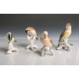 Vier verschiedene Vogelfiguren aus Porzellan (ENS, Unterbodenmarke, wohl 19./20.
