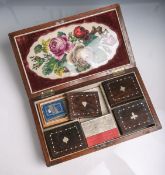 Schatulle für Kartenspiel aus Palisanderholz mit Perlmutt-Einlagen (wohl Biedermeierzeit,