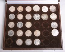 Konvolut von 24 BRD-Sondermünzen, bestehend aus: 8x 10 DM u. 16x 5 DM, meist