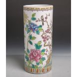Blumenvase (20. Jahrhundert), zylindrische Form, farbig bemalt, Blumendekor m. Vögeln, Dm.