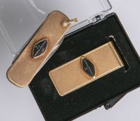 Kleines Taschenmesser (neuzeitlich, USA), Griffschalen aus wohl 12 Karat GG, Aufschrift