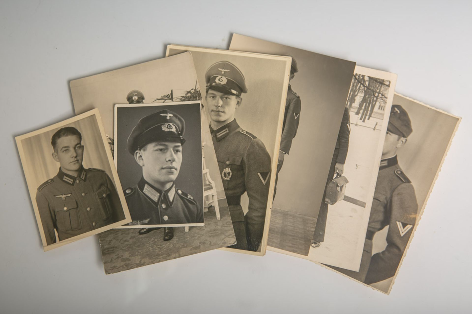 Konvolut von Fotoaufnahmen (2. WK), Drittes Reich, 8 Stück, davon 6 Fotoaufnahmen von