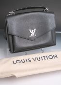 Orig. Louis Vuitton Tasche, Modell "My Lock me", Nr. M54849, Farbe: Noir, fein genarbtes