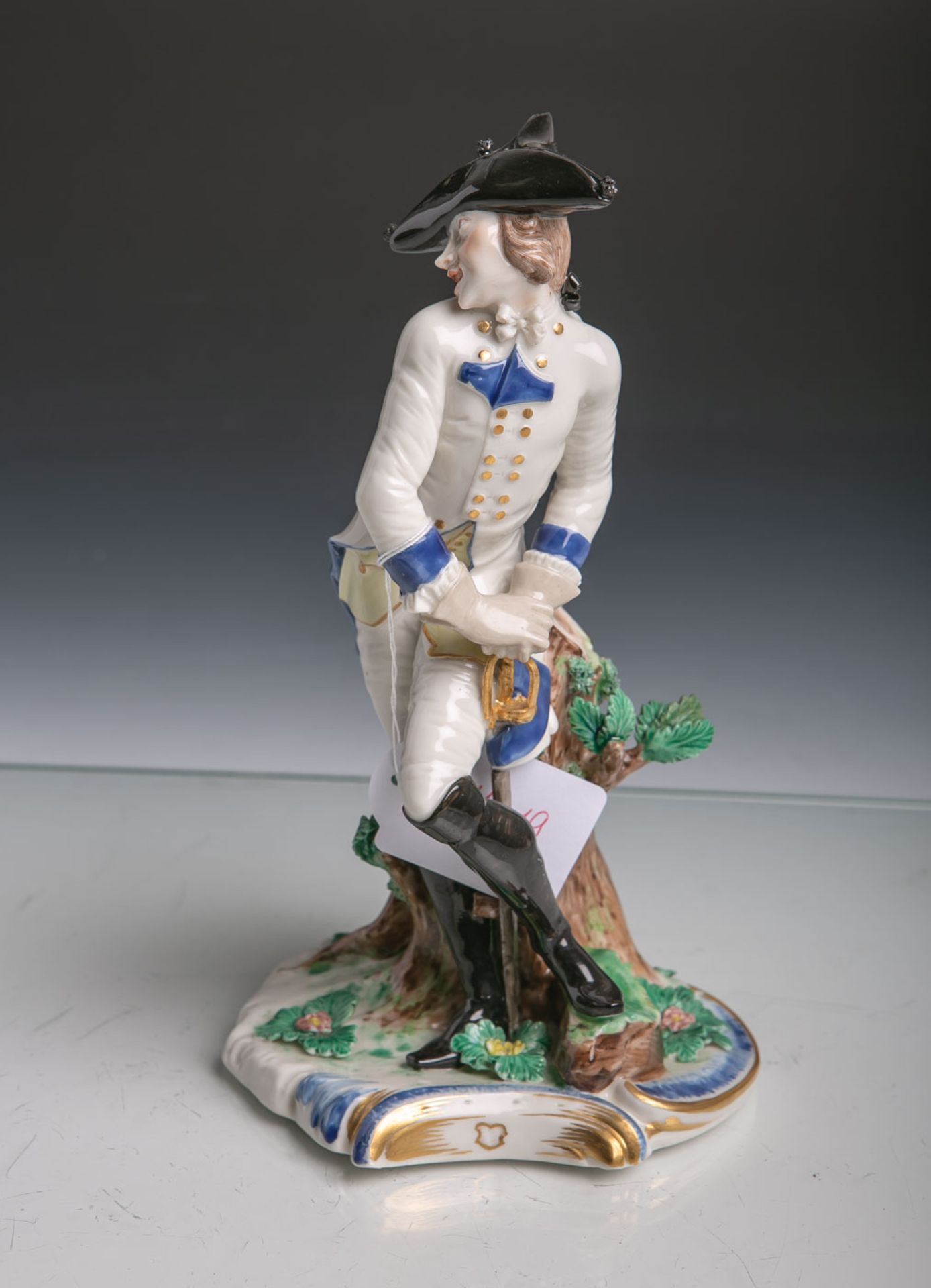 Figurine "Schadenfroher Soldat" (Nymphenburg, eingepresster Rautenschild um 1960),