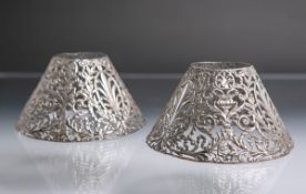 Paar Lampenschirme (Punzierung Anker, Gorham u. Co, "015" und Sichel, wohl England, wohl