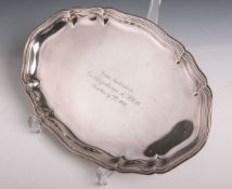 Ovale flache Schale 835 Silber, im Spiegel graviert "Zum Andenken a/d Offizierkorps