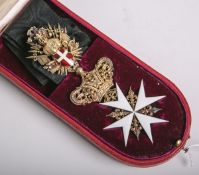 Malteser Halskreuz des Ehren- und Devotions-Ritters, aus vergoldetem Silber, emailliert,