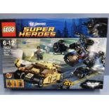 100 - Lego DC Super Heroes The Bat vs Bane Tumbler Chase