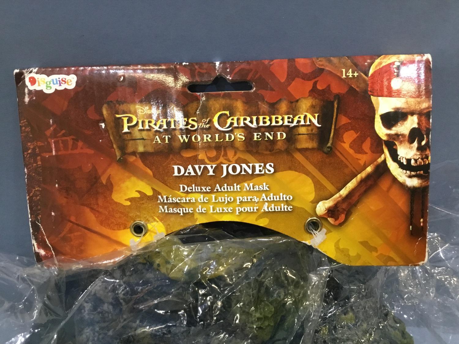 252 - Pirates Of The Caribbean Davy Jones Deluxe Adult Mask - Image 2 of 2