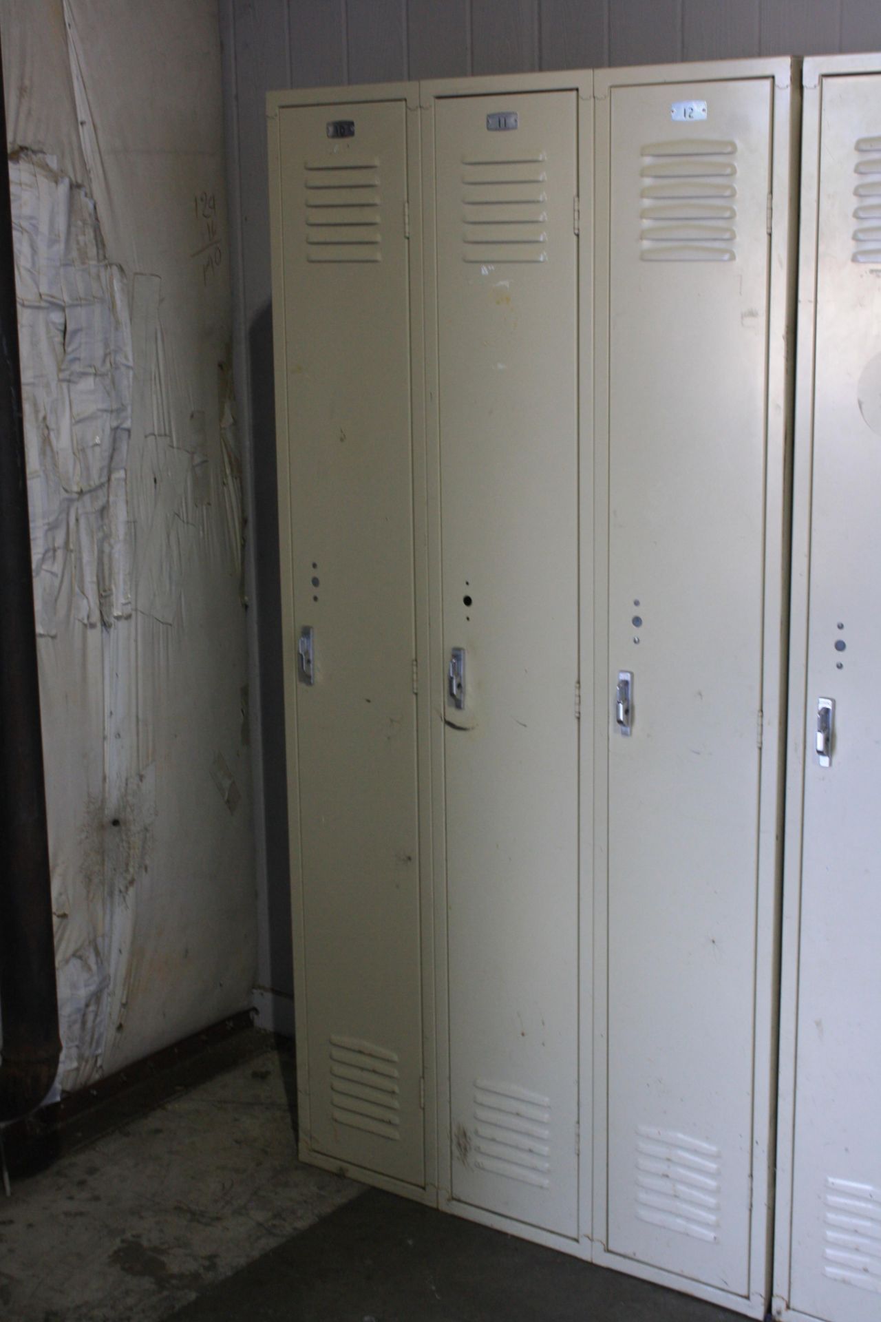 3 gang school or gym locker - Image 2 of 2