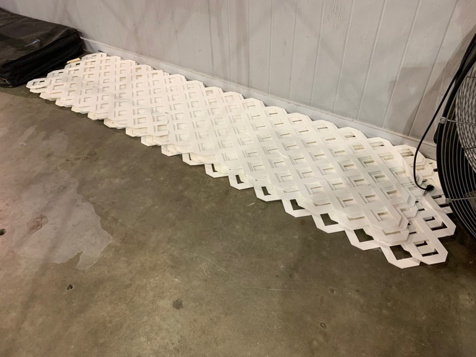 lattice, plastic white (9pcs)