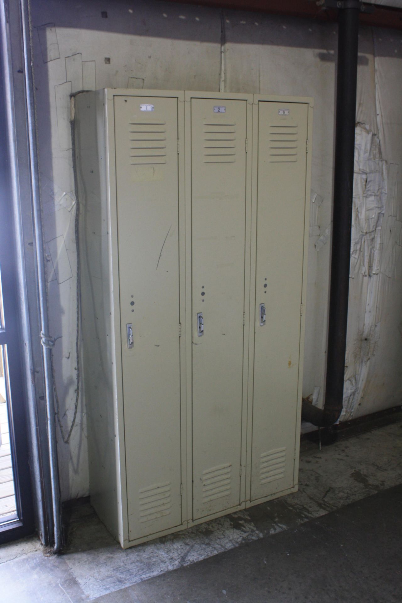 3 gang school or gym locker