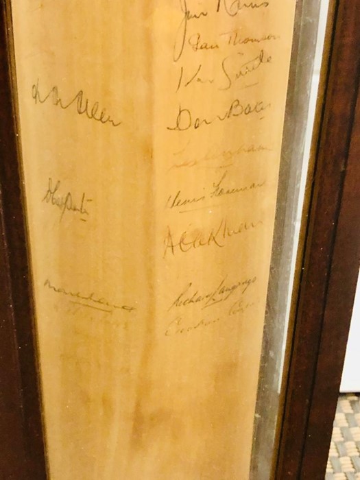 A vintage cased cricket bat signed by the Sussex team including Ted Wexton etc - Bild 4 aus 5