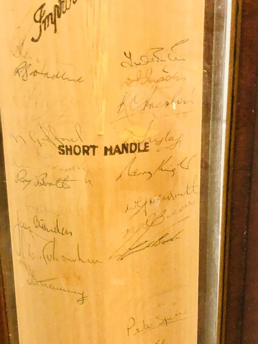A vintage cased cricket bat signed by the Sussex team including Ted Wexton etc - Bild 2 aus 5