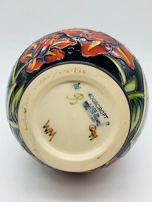 A Moorcroft vase - Bild 2 aus 2