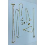 A selection of 9 ct gold jewellery (14g)