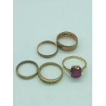 A selection of 9 ct gold jewellery (total weight 8.8g)