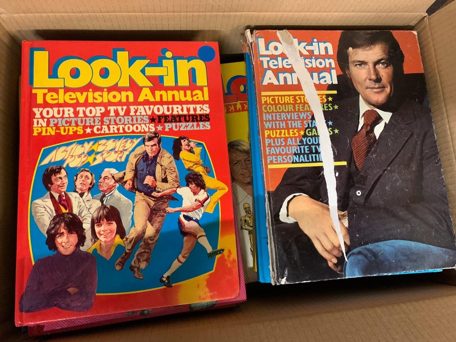 A large selection of Annuals and comics to include, Look In Television, Fab 208, Top of the Pops,