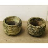 A pair of weathered stone garden planters (H25cm)