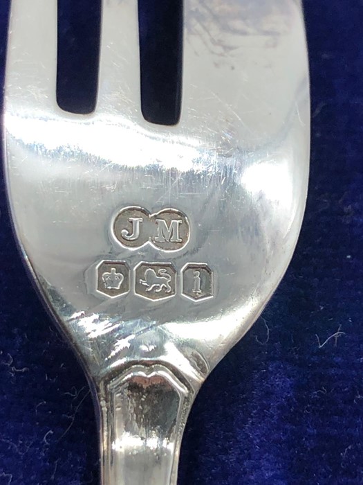 A boxed set of six hallmarked silver cake forks 1908 maker's mark JM. - Image 2 of 2