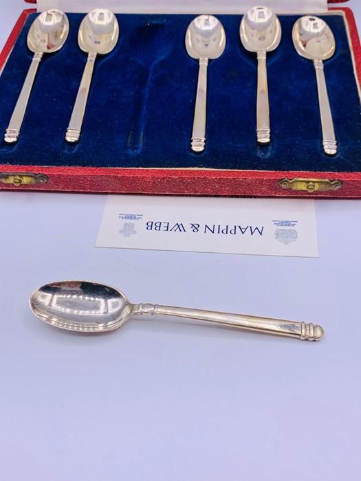 A Boxed set of Mappin and Webb silver coffee spoons from six different British Hallmarks. - Image 2 of 3