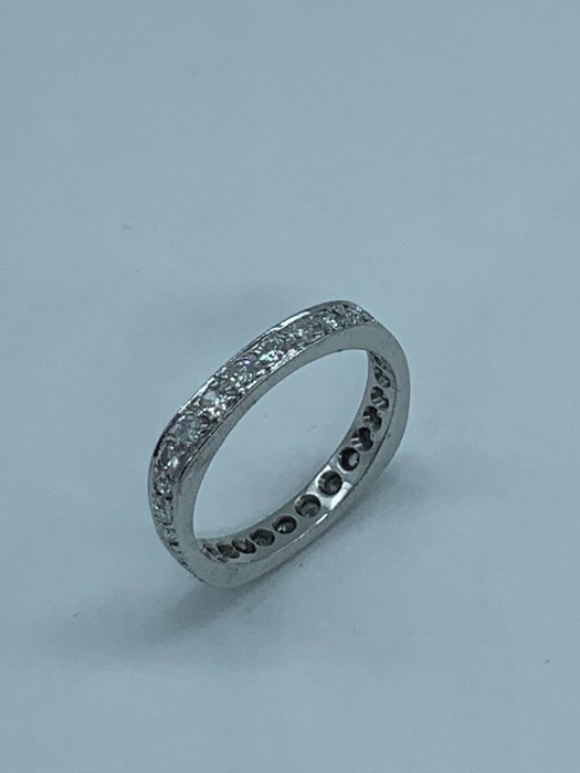 A contemporary diamond eternity ring - Image 4 of 7