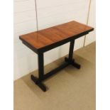 A small extendable table